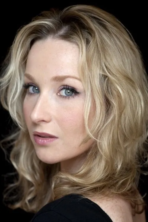 Gbemisola Ikumelo ha trabajado con Amy Beth Hayes en 1 ocasiones