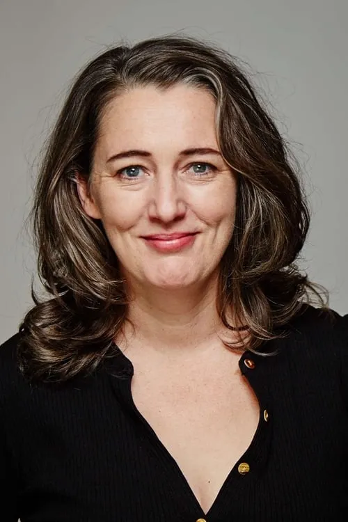 Amy Kersey interpretando a Nurse Helen