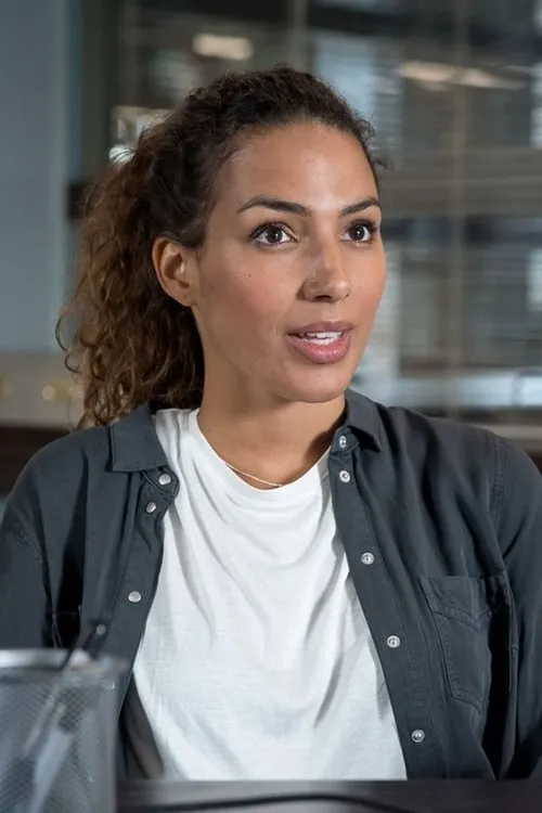 Amy Mußul — personaje: Self -Host