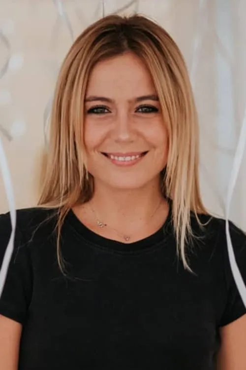 Ana Marta Ferreira interpretando a Elisa