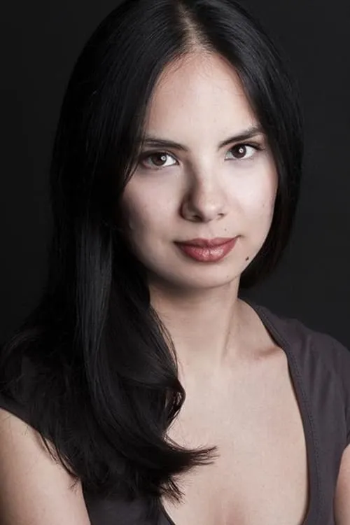 Ana Tang interpretando a Advogada