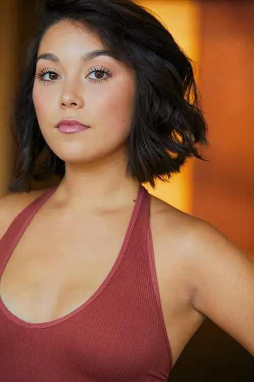 Ana Yi Puig interpretando a Young Tiffany Blanchette