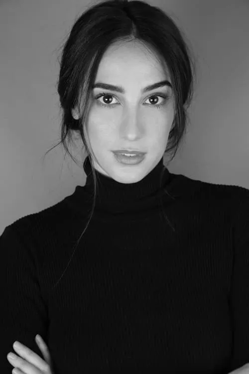 Karem Momo Ruiz ha trabajado con Anahí Dávila en 1 ocasiones