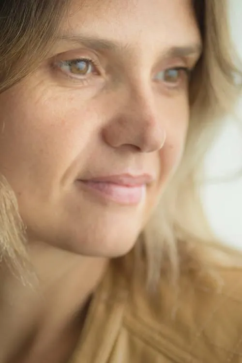 Cristina Morrison ha trabajado con Anahí Hoeneisen en 1 ocasiones