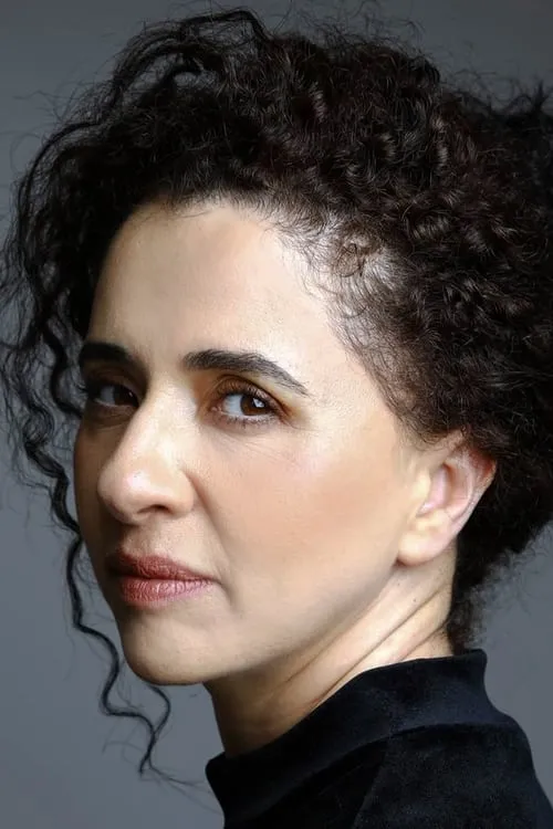 Ashraf Farah ha trabajado con Anat Hadid en 1 ocasiones