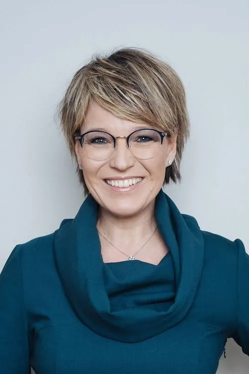 Andrea Ballschuh interpretando a Moderatorin