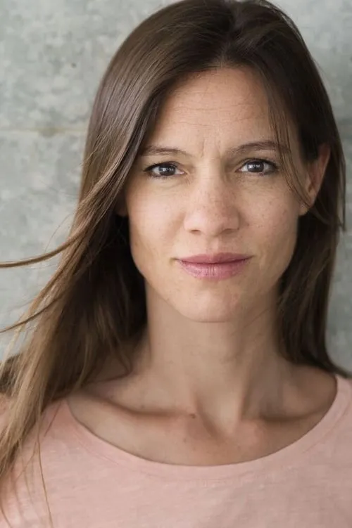 Andrea Cleven interpretando a Hilli