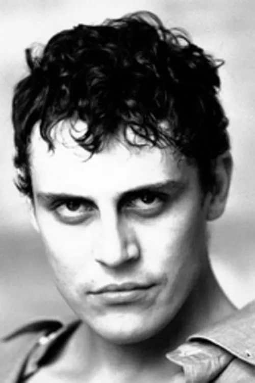 Andrea Gattinoni interpretando a Mancini