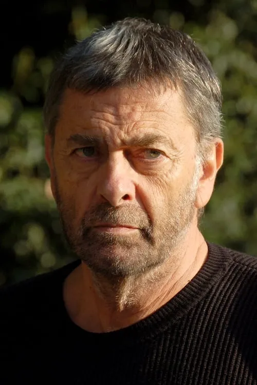 Andrea Giordana interpretando a Klaus Mauser