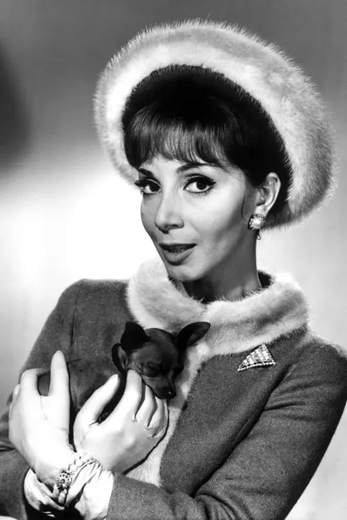 Andrea Parisy interpretando a Princess Stéphanie