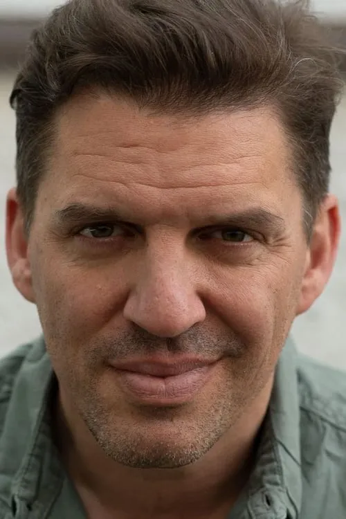 Andreas Bittl interpretando a Hausmeister Pauli