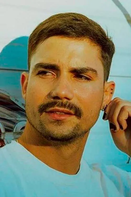 Foto de perfil del actor Andrés Salvatierra en el reparto