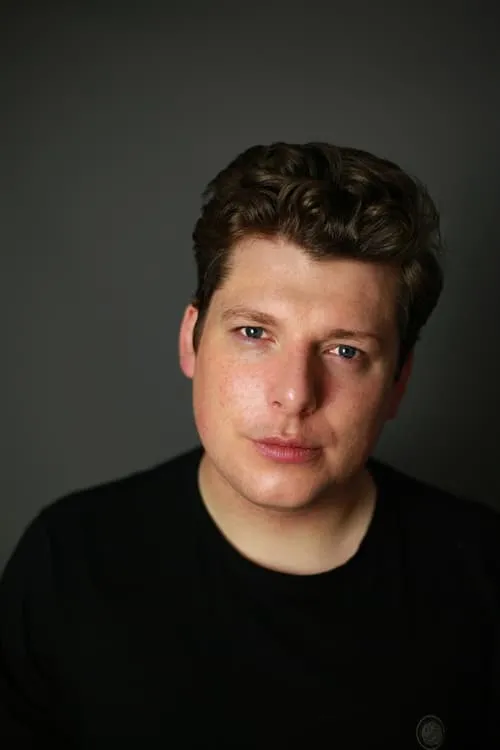 Andrew Games interpretando a Tommy