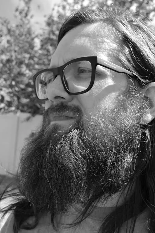 Jim Azelvandre ha trabajado con Andrew James Myers en 1 ocasiones