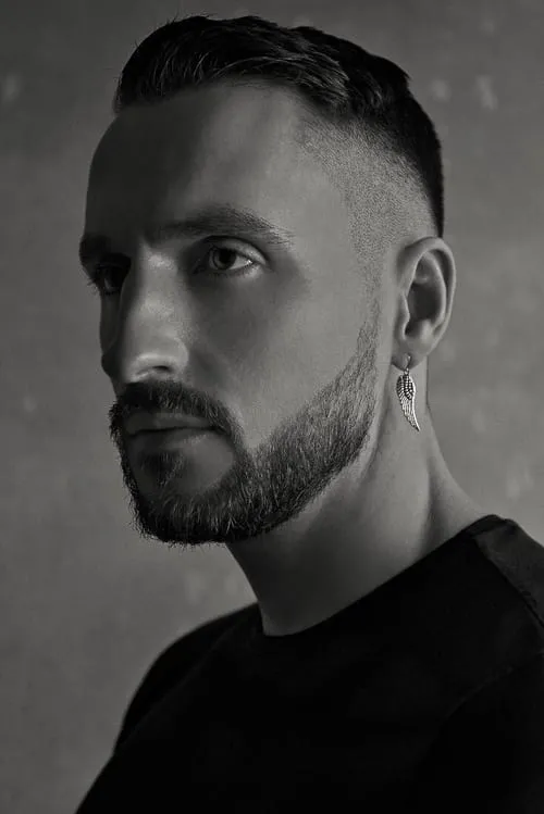 Andrew Moore en su biografía y filmografía