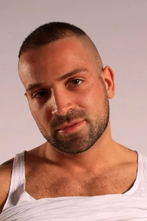 Andro de Luca interpretando a 