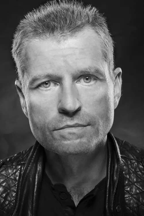 Andrzej Olejnik interpretando a