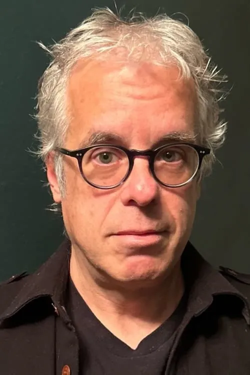 Andy Brown interpretando a Arthur