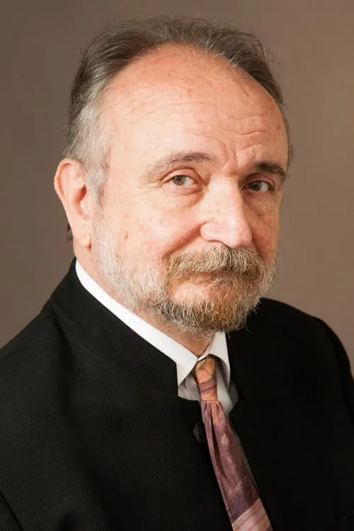 Ángel Cerdanya interpretando a