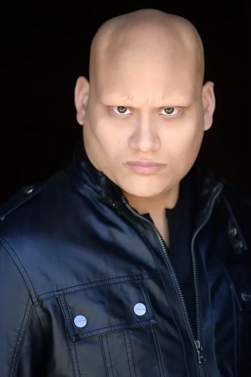 Angel Rosario Jr. interpretando a Chrome Dome