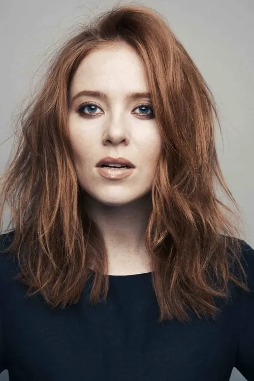 Angela Scanlon — personaje: Presenter