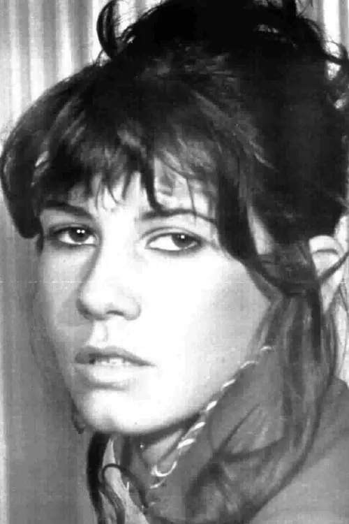 Angelica Ippolito interpretando a la madre di Nina