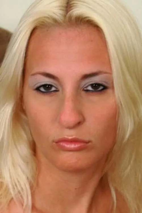 Angelina Hart interpretando a