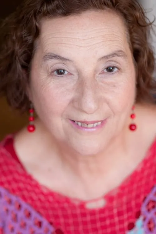 Diem Nguyen ha trabajado con Angelina Llongueras en 1 ocasiones