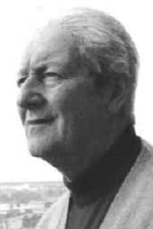 Angelo Francesco Lavagnino interpretando a Prof. Lawrence