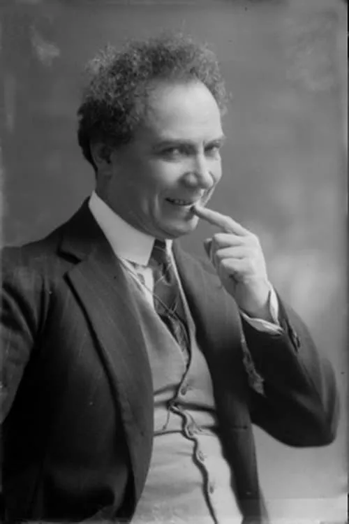 Angelo Musco interpretando a Padron Isidoro Pascucci