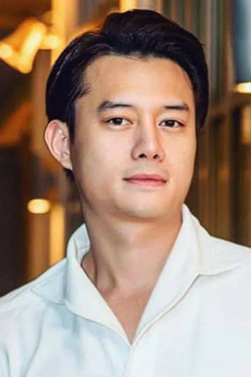 Anh Dũng interpretando a 