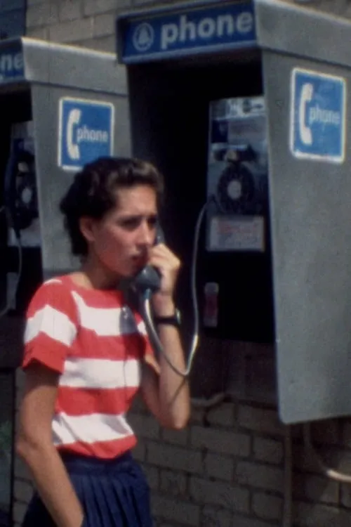 Ania Suarez interpretando a Robyn Avis