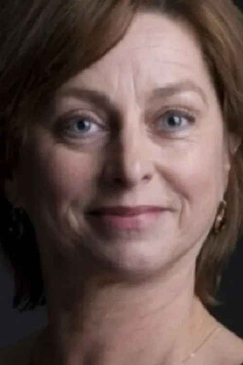 Anke Van't Hof interpretando a Linda