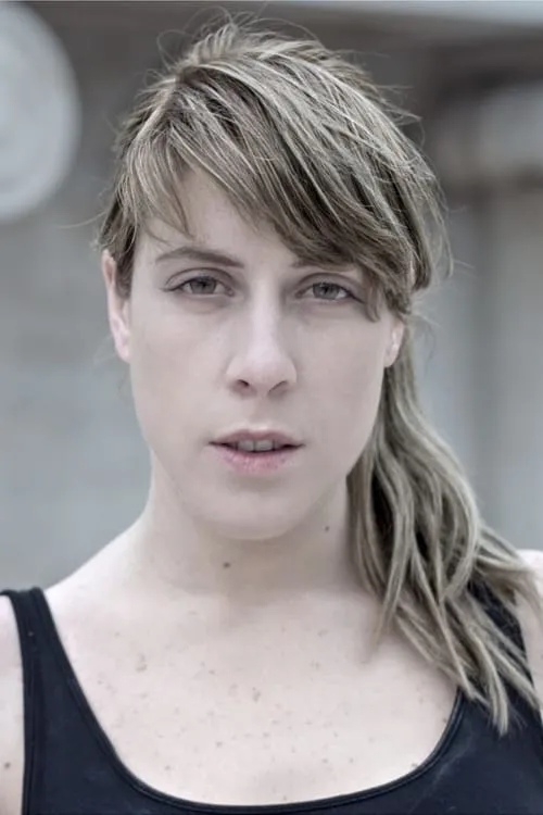 Anna Alfieri interpretando a