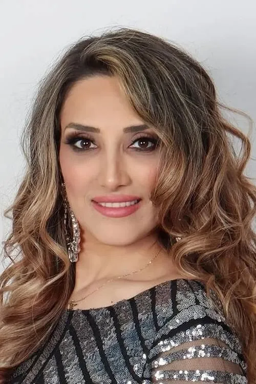 Anna Eleftheriou — personaje: Self