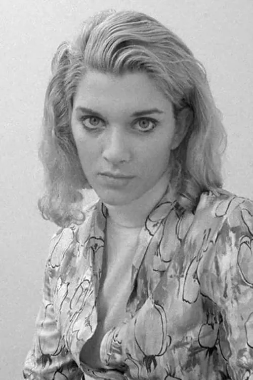 Anna Karol interpretando a Nude Model on Sofa