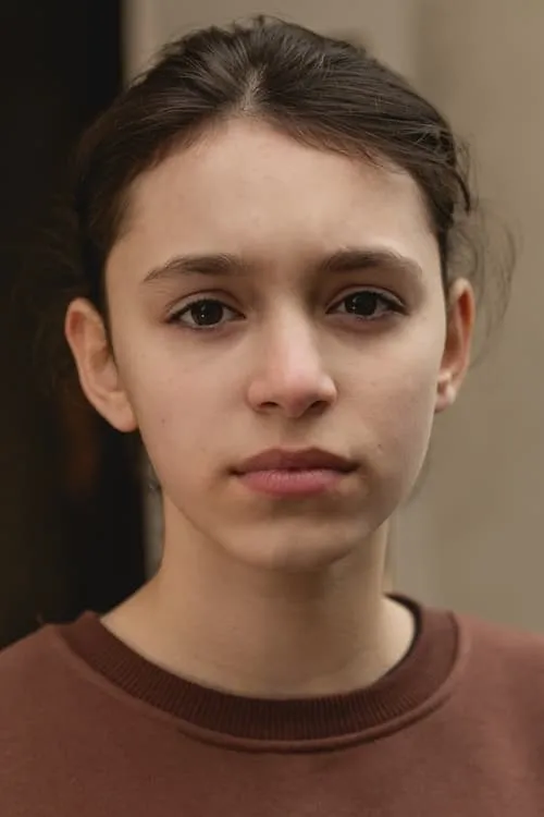 Anna Lucia Gualano interpretando a Jule Czipowsi