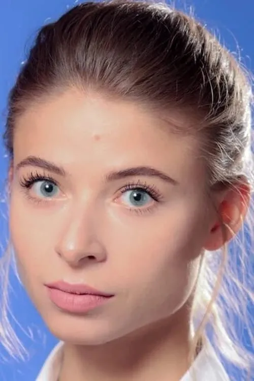 Anna Okuneva interpretando a Piccilia