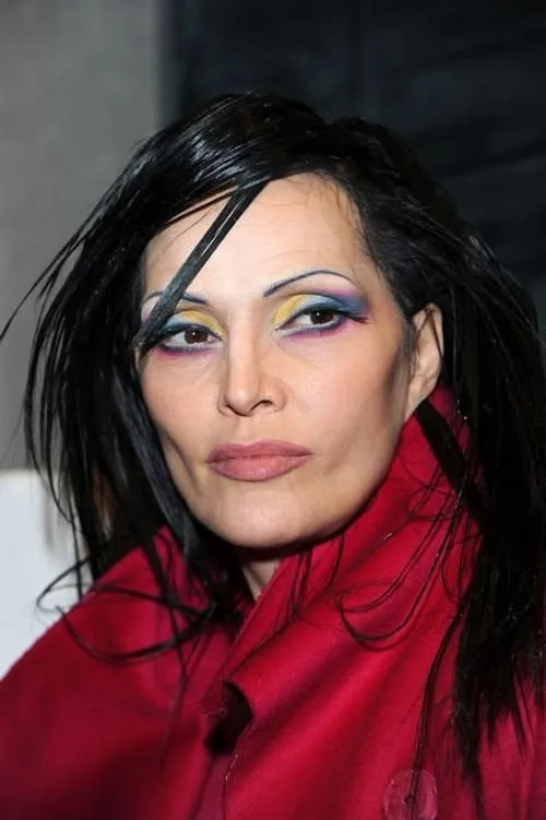 Anna Oxa interpretando a Self