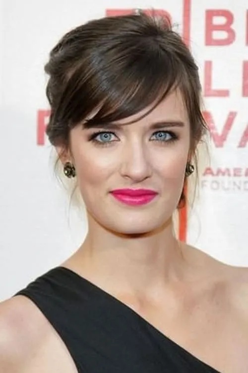 Anna Wood — personaje: Maya Dobbins