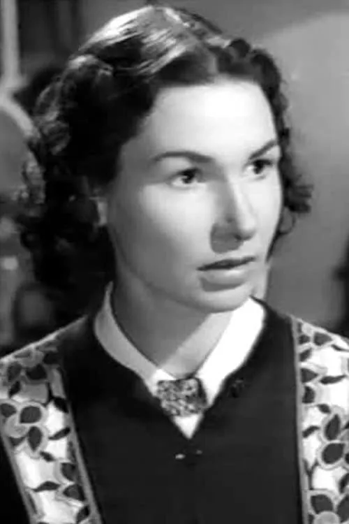 Anne Butchart interpretando a Alice Hambro