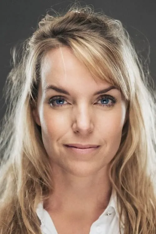 Anne-Mar Zwart — personaje: Self - Host