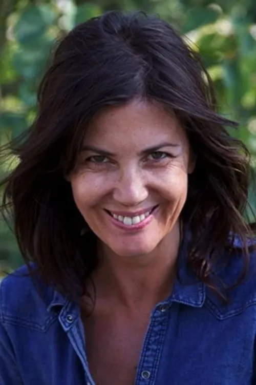 Anne Roussel interpretando a 