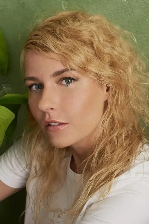 Elisa Ambrogio ha trabajado con Anne Vetik en 1 ocasiones