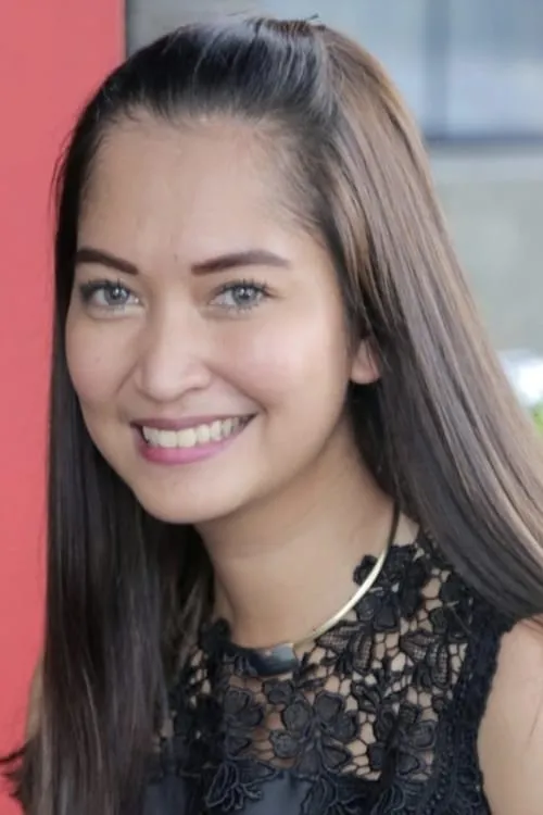 Anneke Jodi interpretando a 