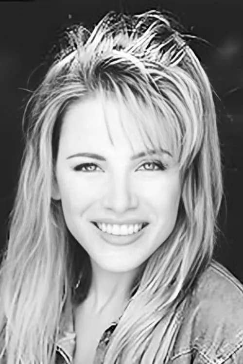 Annette Sinclair interpretando a Amy