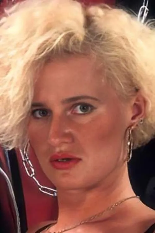 Annie Barcley interpretando a