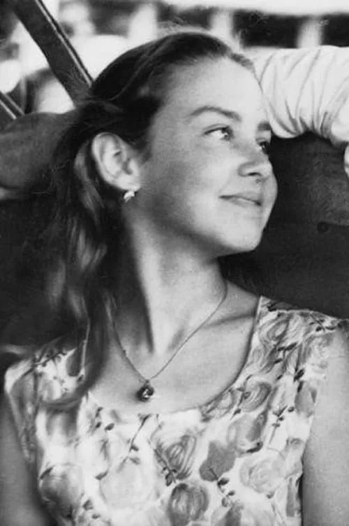 Annie Duperoux interpretando a Cécile Desnoyers