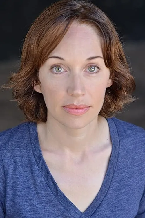 Annie Humphrey interpretando a Deputy Ayres