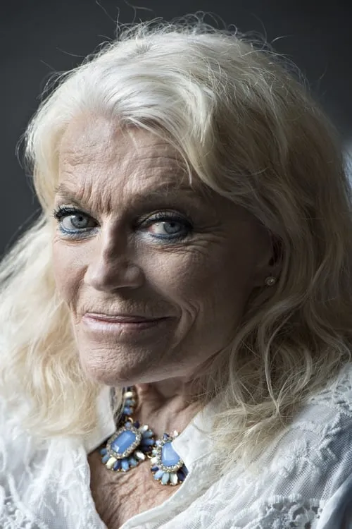 Anniqa en su biografía y filmografía